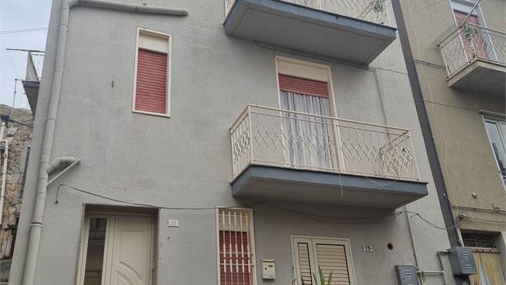 Casa  in Vendita a Mussomeli  via serradifalco
