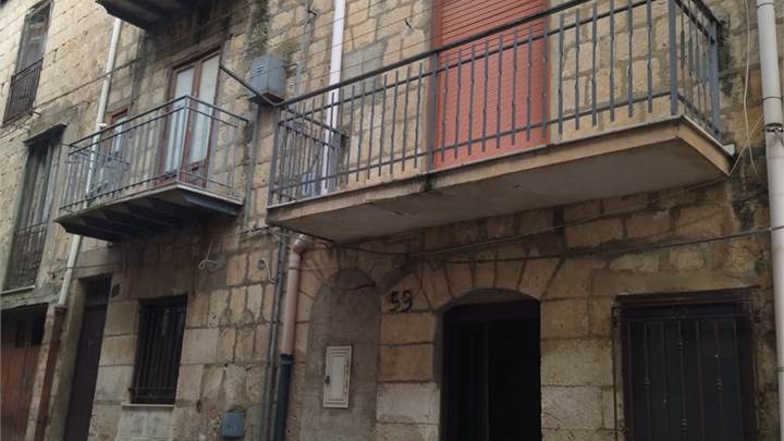 Casa singola in Vendita a Mussomeli via fiume
